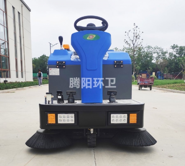 电动扫地车：让环卫工作迈入高能新时代