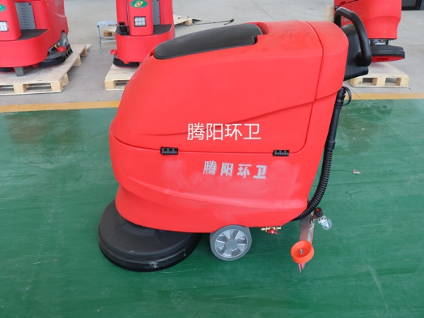 焕新商务空间：嘉云驾驶式洗地车